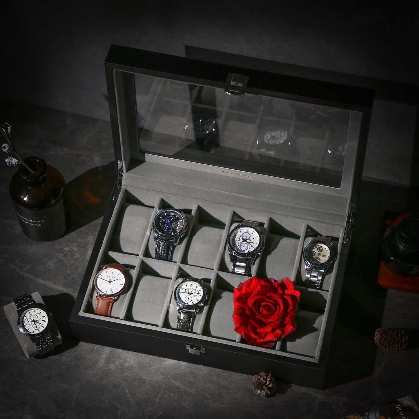 SONGMICS - Caja de Relojes con 12 Compartimentos, Estuche para Relojes con Tapa de Cristal, Almohada extraíble, Forro de Terciopelo, Cierre de Metal