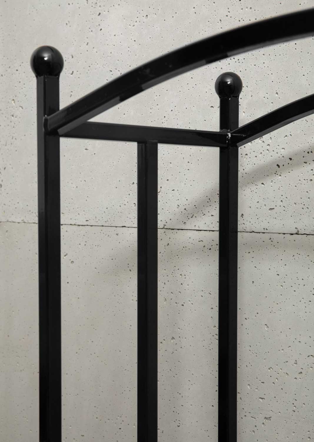 Soportes para troncos «BERRY». Acabado de alta calidad, fabricado en Europa. Entrega Gratuita en España.