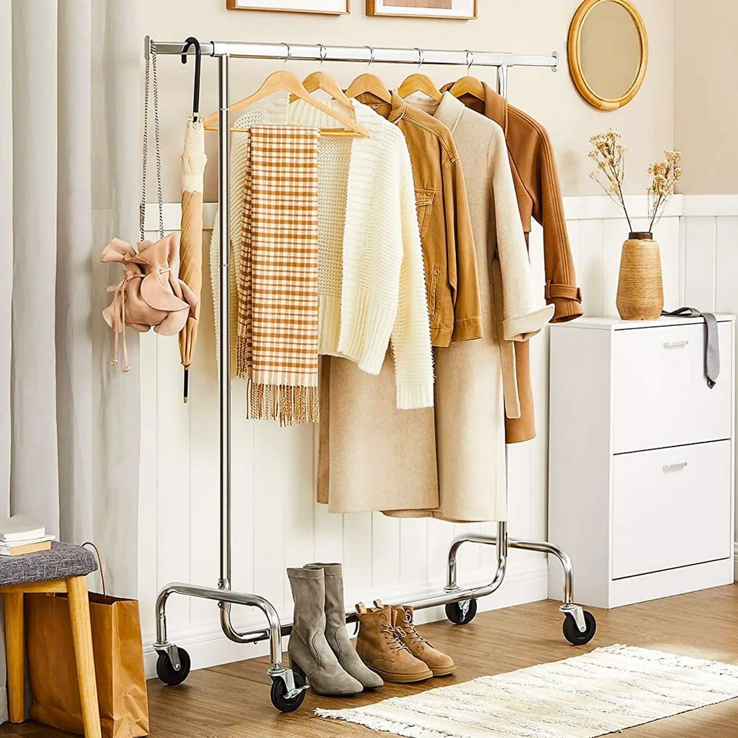 Songmics - Burro Ropa, Burro Ropa Resistente, Capacidad de 130 kg, Ajustable, 110-150 x 160 x 45 cm, Perchero con Ruedas, Acero Cromado