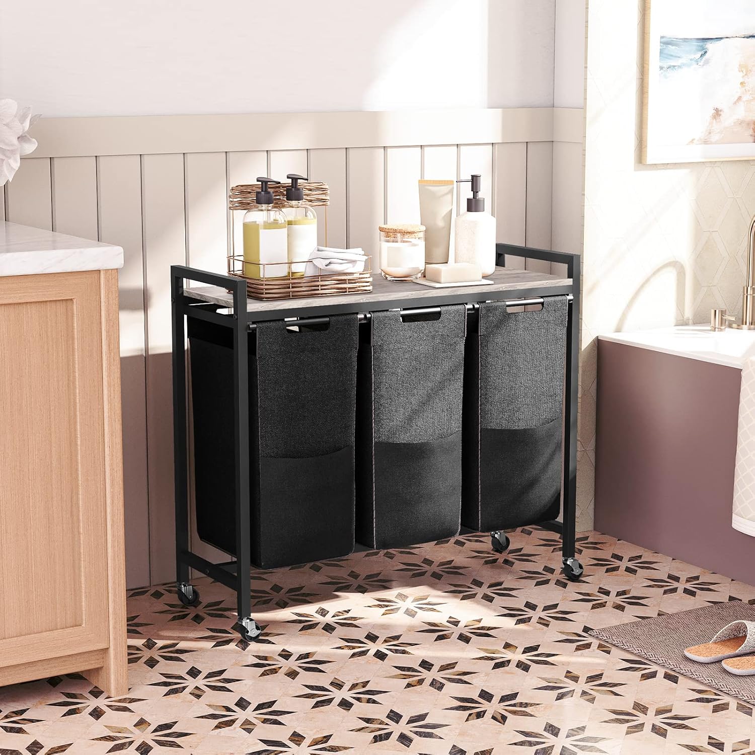 Cesto Ropa Sucia, 3 x 39,8 L, Mueble Ropa Sucia, con Ruedas, 3 Bolsas Colada, Cesto Colada, con Estante, Greige y Negro, HOOBRO, 1