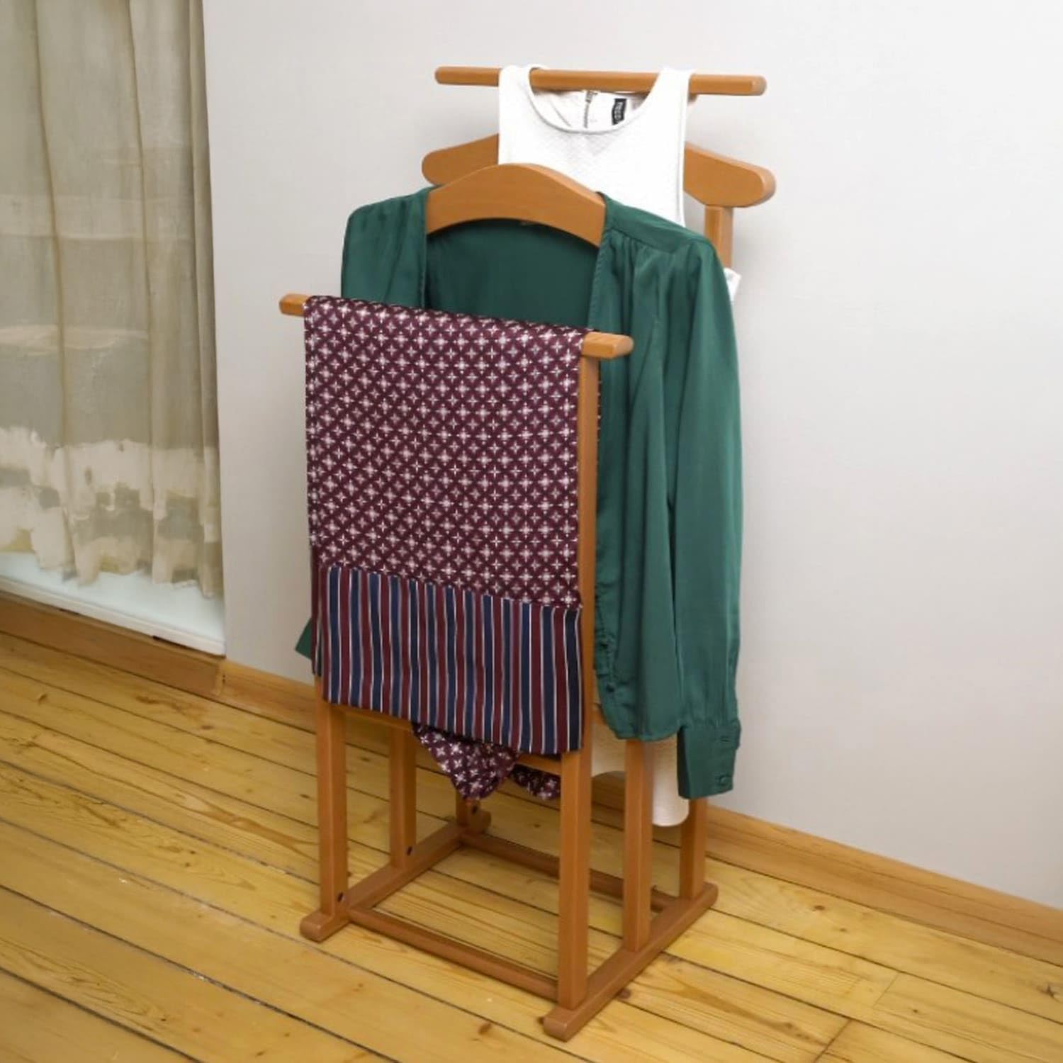 Galán de noche, Made in Italy, Galán de noche moderno, 2 perchas, 2 barras para pantalones, Perchero de Madera, Сerezo, Tatkraft Duke, 3