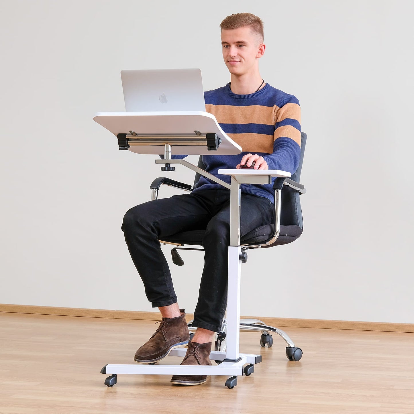 Mesa para ordenador portátil, regulable en altura, con ruedas, mesa para sofá, Tatkraft Like