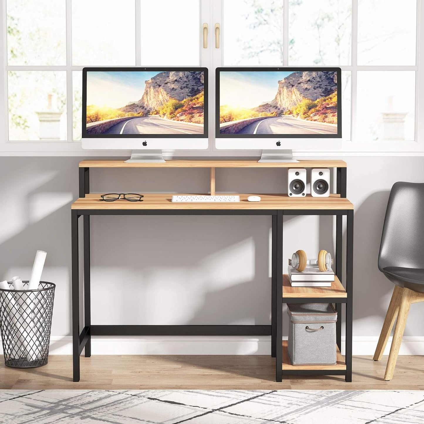 Mesa de estudio, estructura de metal resistente, dos estantes adicionales, color marrón claro